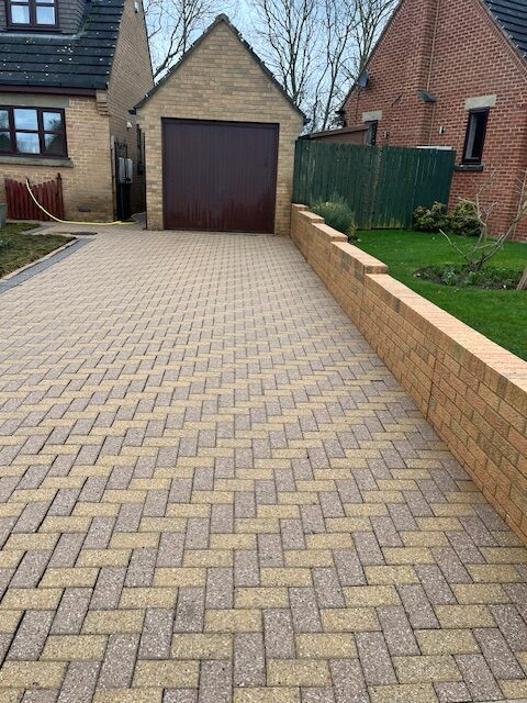 block-paved-driveway-after-pressure-washing